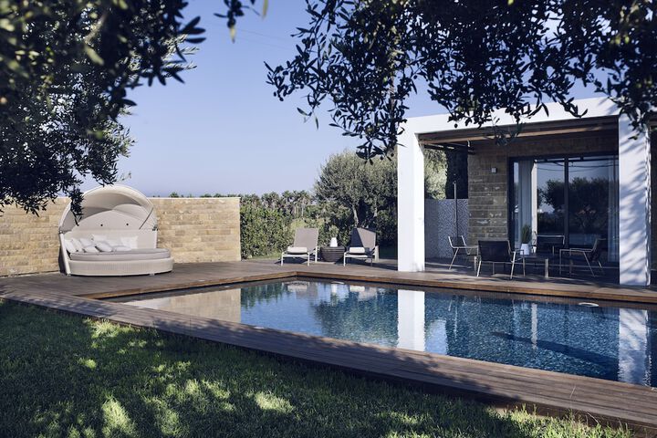 Pool 62 of 185