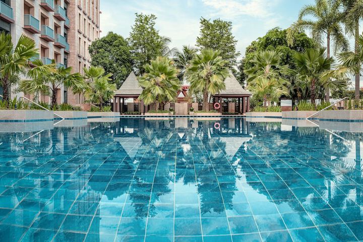 Pool Hotel