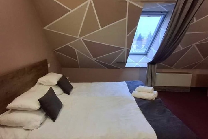 Room 16 of 51