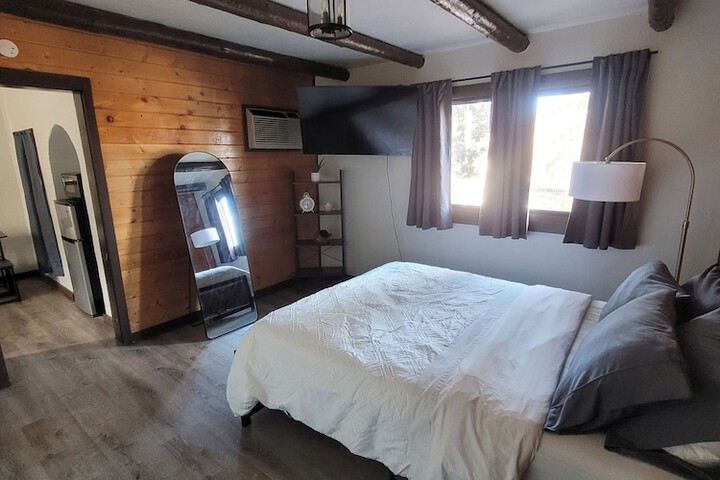 Room 9 of 66