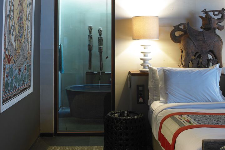 Room 25 of 148