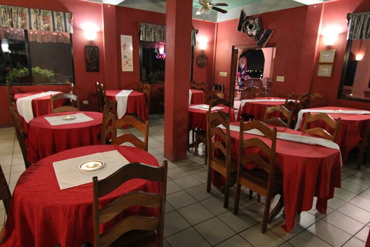 Dining 80 of 139