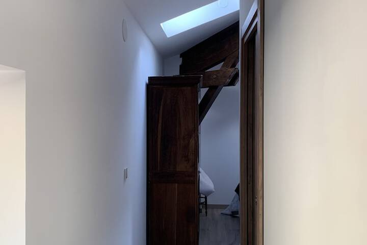 Room 83 of 112