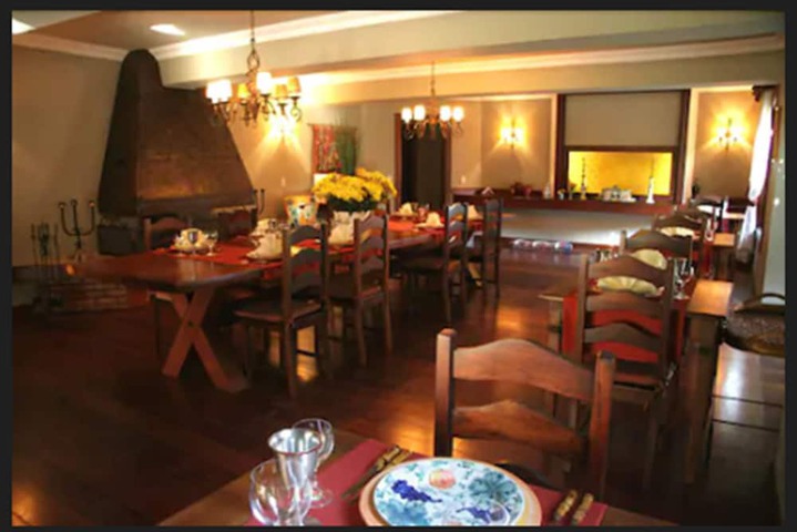 Dining 92 of 104
