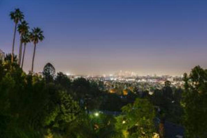 Exterior of 1087 - Hollywood Contemporary Retreat