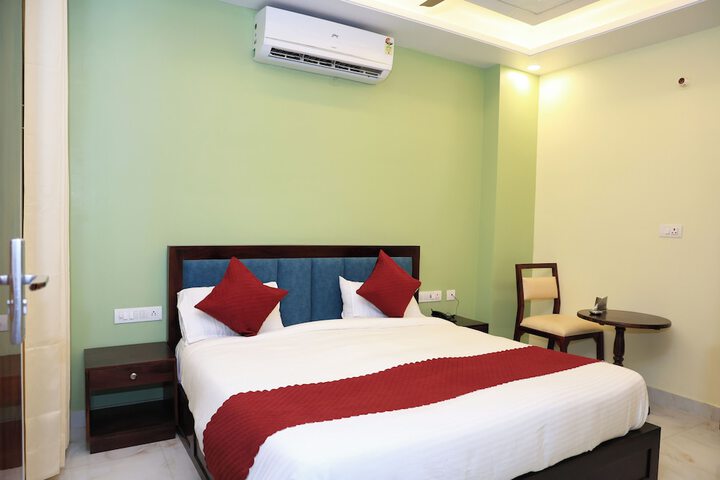 Room 3 of 15
