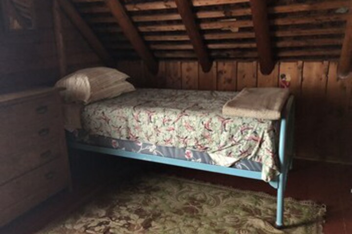 Room 12 of 18