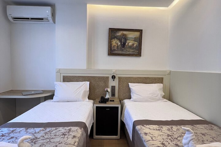 Room 17 of 53