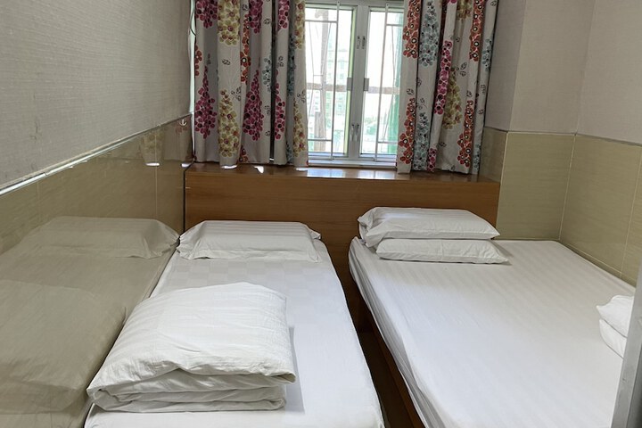 Room 110 of 195