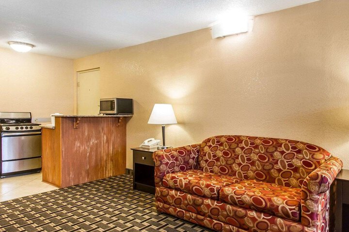 Room 10 of 43