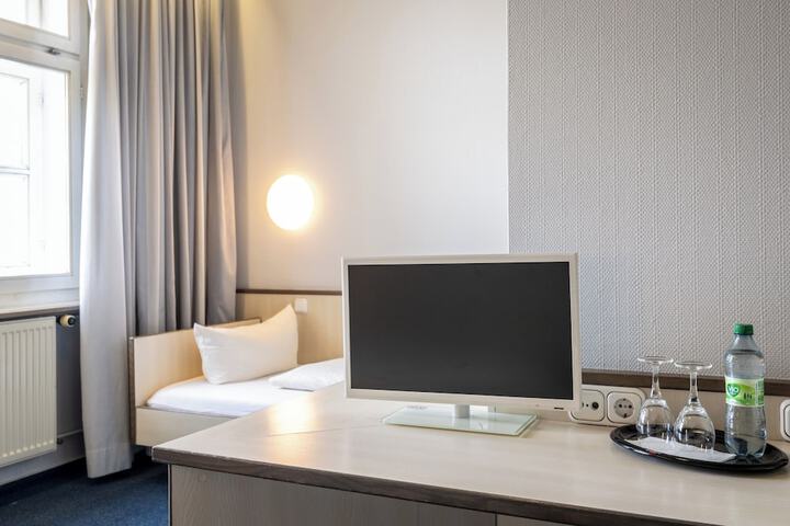 Room 47 of 103