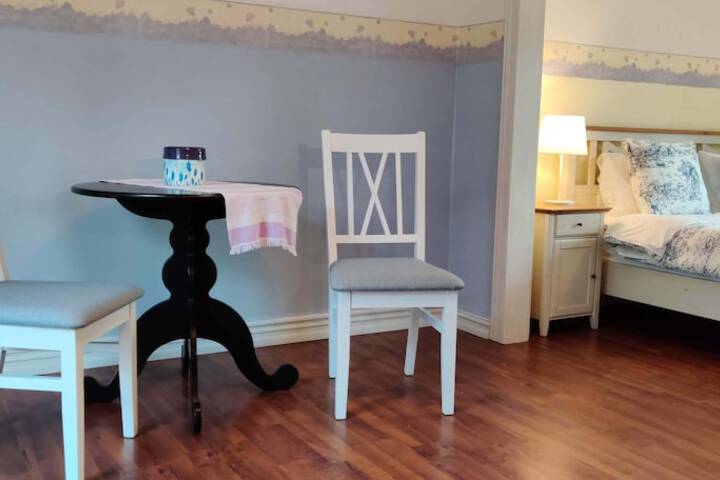 Room 11 of 50