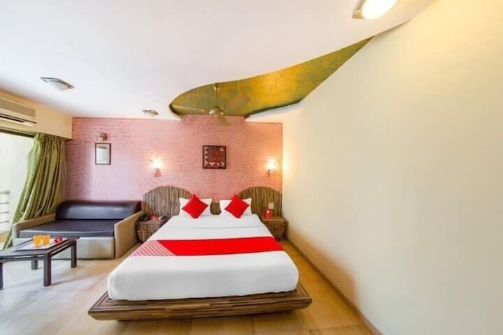 Room 3 of 27