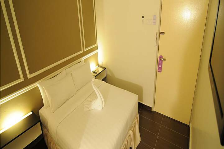 Room 18 of 31