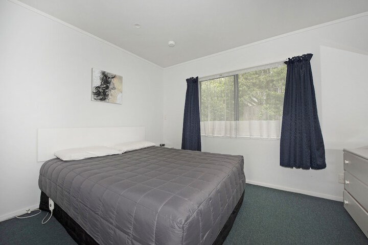 Room 5 of 20