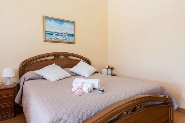 Room 4 of 19