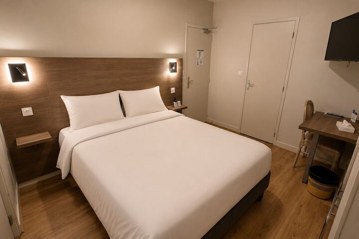 Room 15 of 42