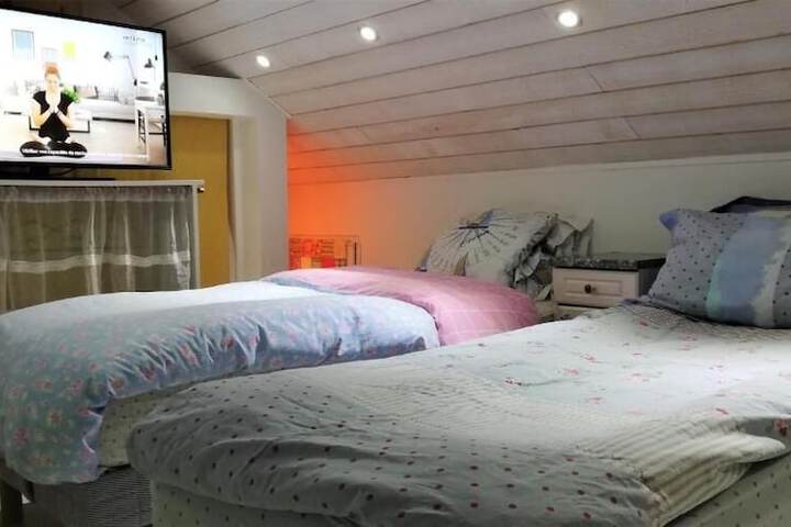 Room 4 of 47