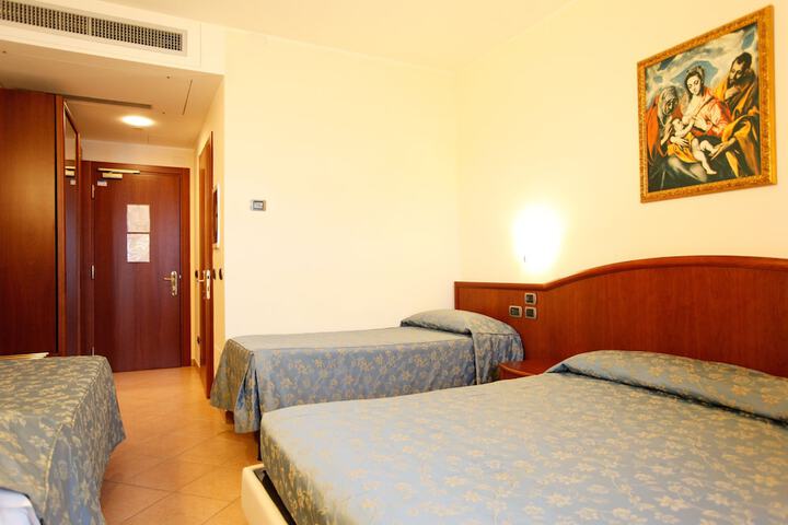 Room 11 of 74