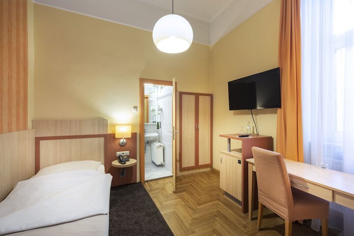 Room 22 of 47