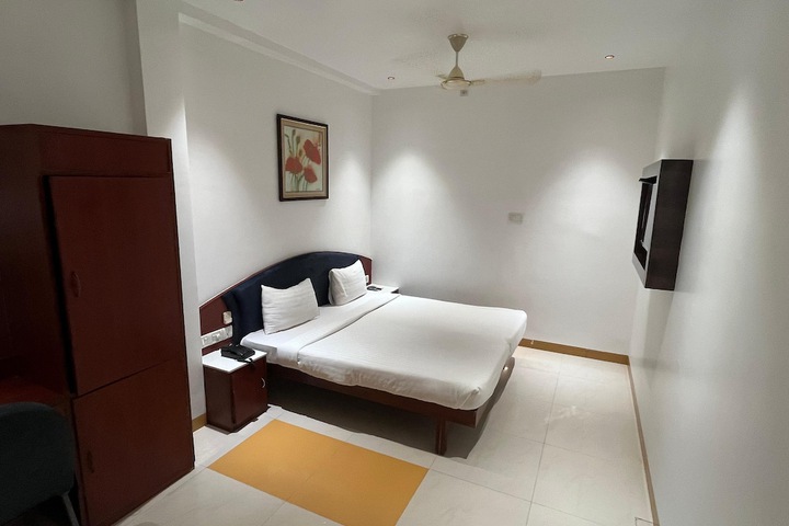 Room 15 of 35