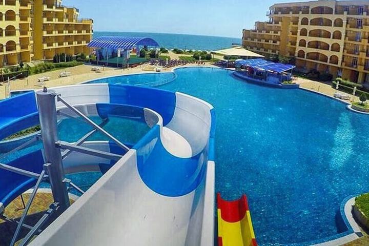 Pool 39 of 65