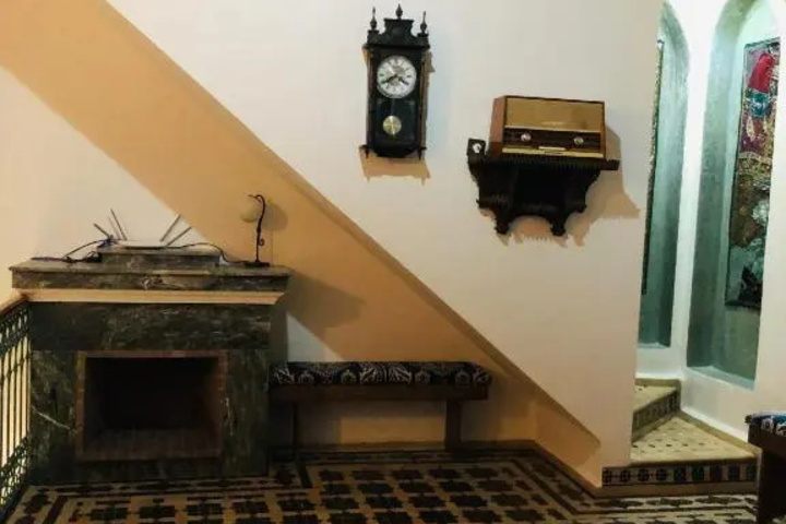 Room 2 of 4