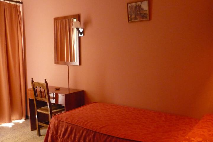 Room 4 of 31