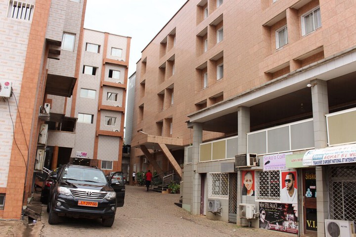 Hotel Exterior 26 of 30