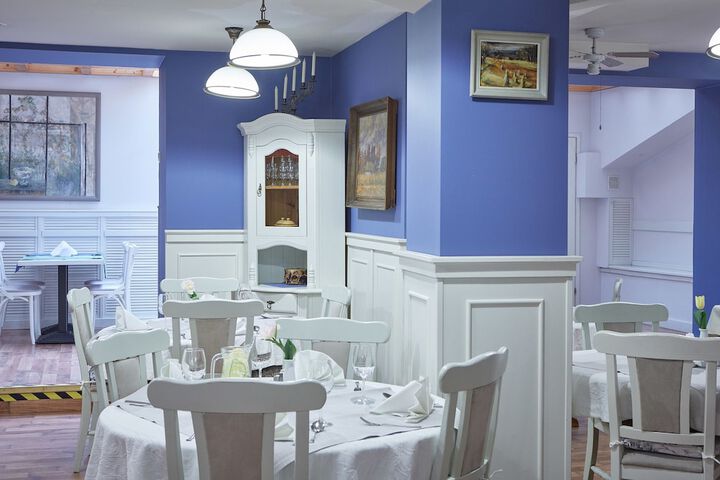 Dining 75 of 86