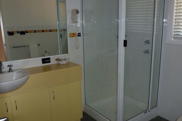 Room 14 of 37