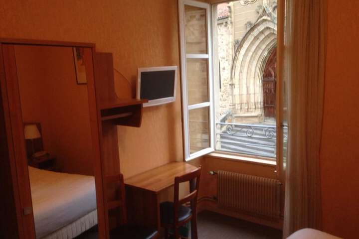 Room 22 of 40