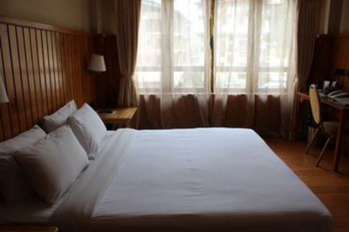 Room 19 of 49