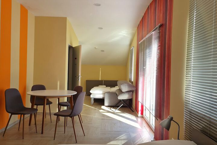Room 18 of 91