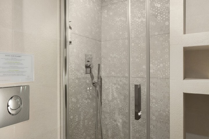 Room 35 of 66