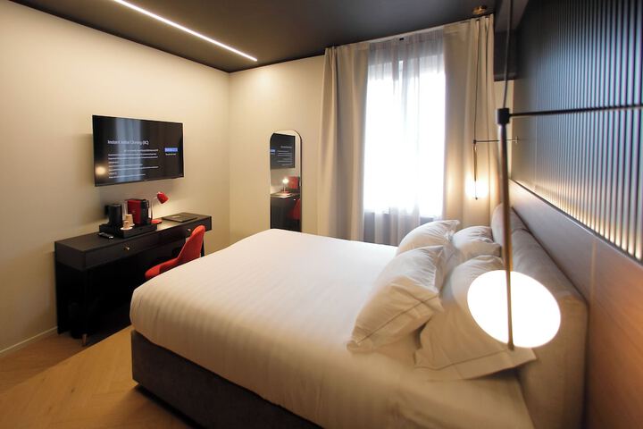 Room 27 of 57
