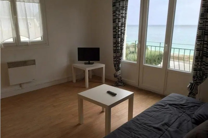 Room 2 of 3