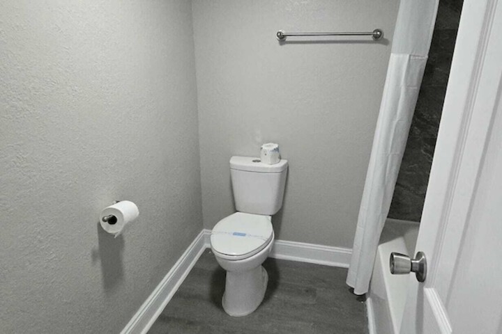 Room 44 of 66
