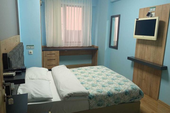 Room 14 of 24