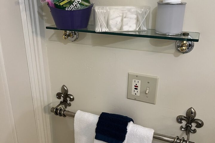 Room 5 of 6