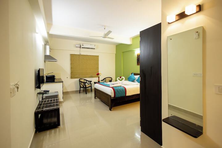 Room 6 of 33