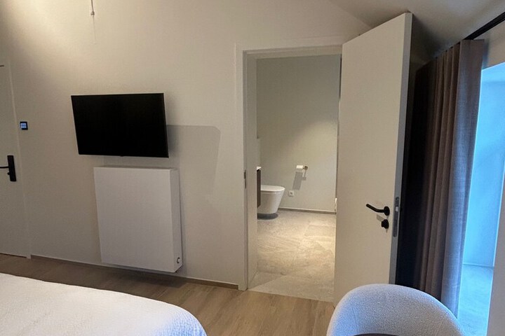 Room 7 of 44