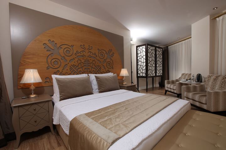 Room 6 of 96
