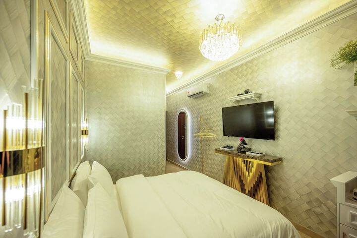 Room 16 of 285