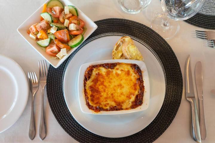 Dining 40 of 69