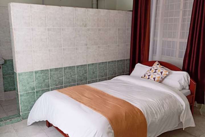Room 4 of 13