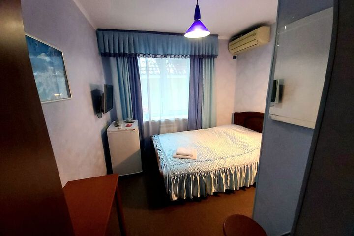Room 5 of 34