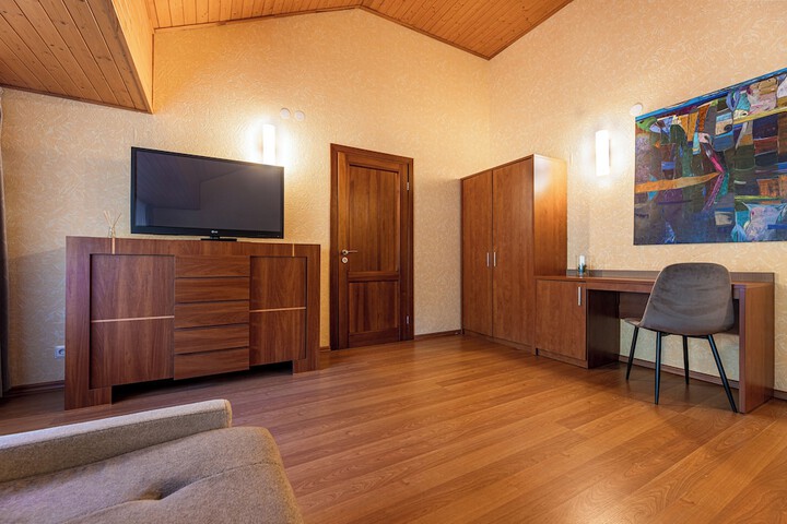 Room 129 of 214