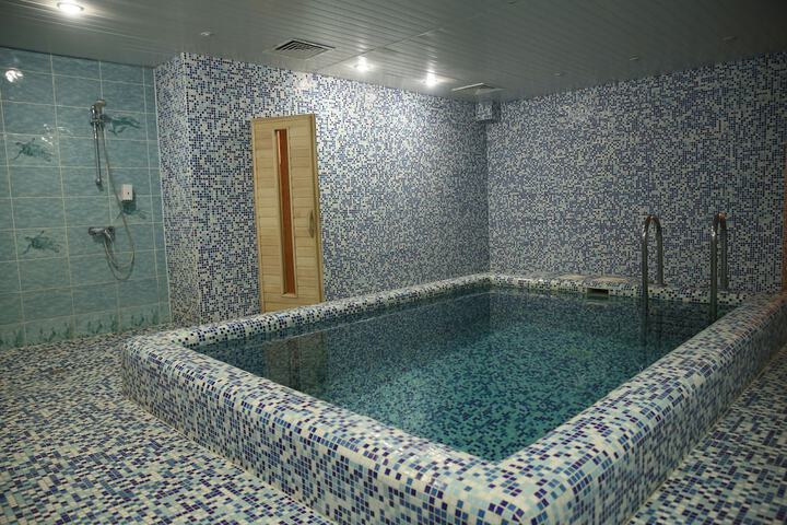 Pool 28 of 75