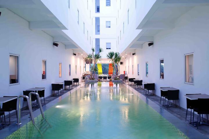Hotel with Pool